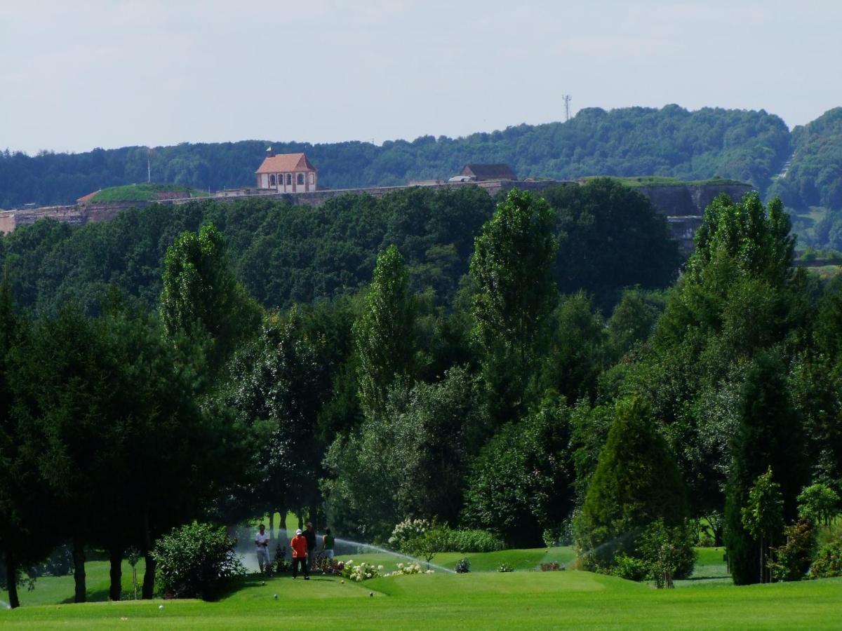 Le Relais Des Chateaux Forts Bitsch Exterior foto