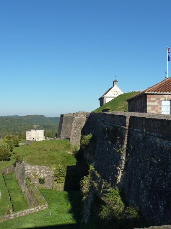 Le Relais Des Chateaux Forts Bitsch Exterior foto